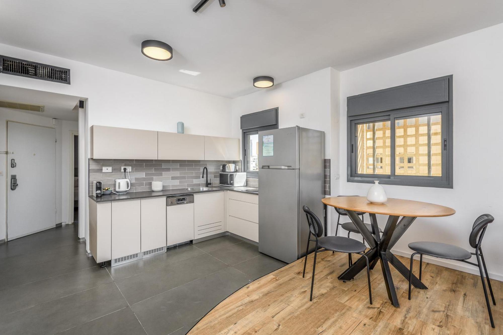 Modern & Sunny 1 Bdr W Balcony And Parking Apartment Tel Aviv Exterior photo